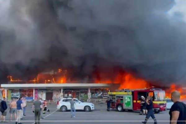 Russian missiles blow up a shopping centre with more than 1,000 inside and ‘the number of victims is impossible to imagine’ – London Business News | Londonlovesbusiness.com