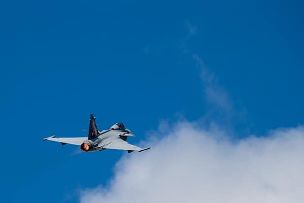 Sweden and Ukraine sign a deal for up to 150 Gripen E fighter jets - London Business News | Londonlovesbusiness.com