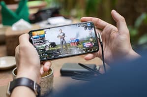 Mobile gaming unsplash