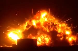 Massive mushroom cloud rises as Bezos rocket test ends in disaster Blue Origin X