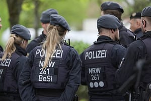 Explosion rocks German train station hours after defence chief warns they at war with Russia Berlin, Deutschland, 12.04.2024: Germaniastraße 18, Tempelhof: Palästina-Kongress: Polizei an Absperrung vor Versammlung