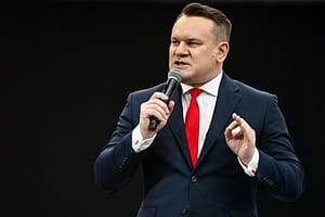 Starmer branded a ‘communist’ over free speech as Polish MEP threatens to sue him CPAC Poland 2025 in Jasionka