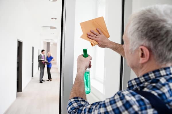 The dos and don’ts of cleaning large office windows – London Business News | London Wallet The dos and don’ts of cleaning large office windows – London Business News | London Wallet