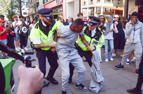 Shops are being hit with a ‘retail crime crisis’ as shoplifting soars – London Business News | Londonlovesbusiness.com