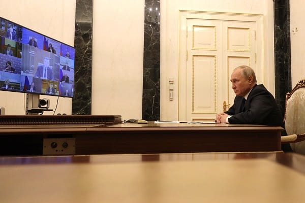 Putin demands oligarchs to ‘chip in’ as Kremlin struggles to fund war