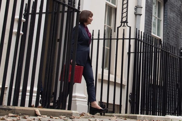 deVere warns Reeves’ borrowing crisis makes pension tax raid ‘almost inevitable’ – London Business News | Londonlovesbusiness.com