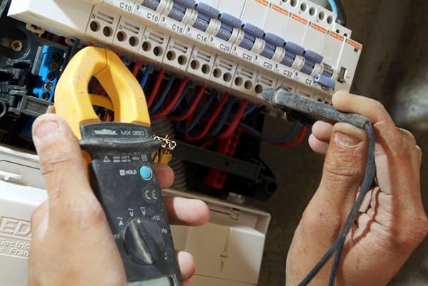 The most common electrical issues found in London homes - London Business News | Londonlovesbusiness.com