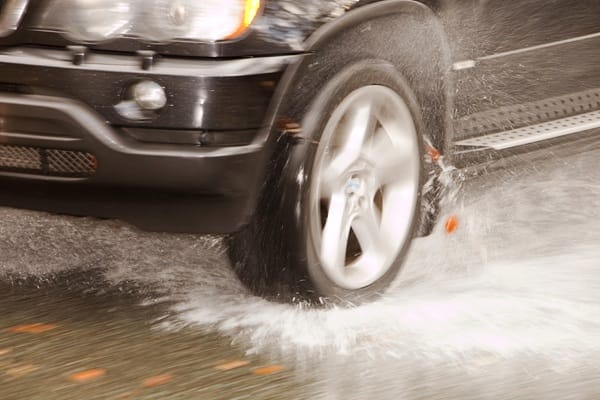 Motorists warned of aquaplaning dangers as winter weather sets in - London Business News | Londonlovesbusiness.com