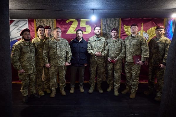 Zelensky meets with the heroes of Azov 'in the Dobropillia axis' - London Business News | Londonlovesbusiness.com
