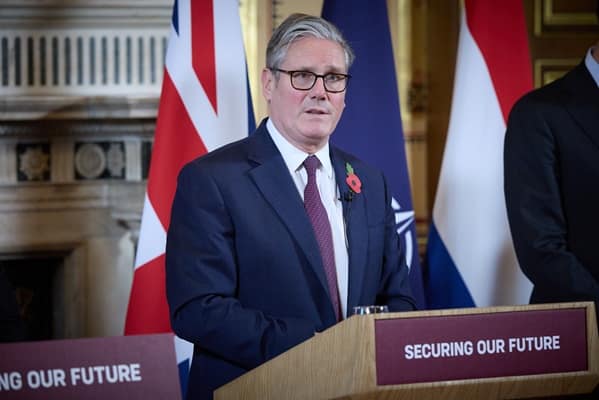 Starmer has ‘confidence’ in Reeves despite her position being ‘not tenable’ – London Business News | Londonlovesbusiness.com