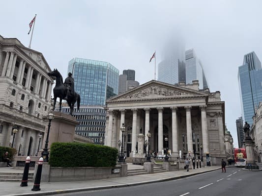 FTSE 100 dividend forecasts remain muted even as index climbs - London Business News | Londonlovesbusiness.com