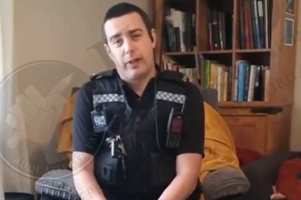 Thames Valley Police confront US cancer patient in a 'chilling' moment over 'her tweets' - London Business News | Londonlovesbusiness.com