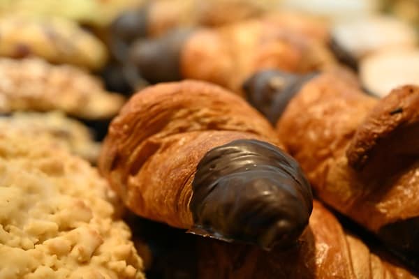 Fresh bakery near me in Burnt Oak: Why simple coffee and grab-and-go still win - London Business News | Londonlovesbusiness.com