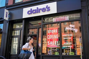 Final days for Claire’s store in New York