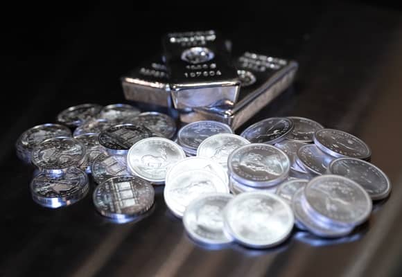 Silver near highs as central bank moves and Fed expectations support bullish momentum - London Business News | Londonlovesbusiness.com