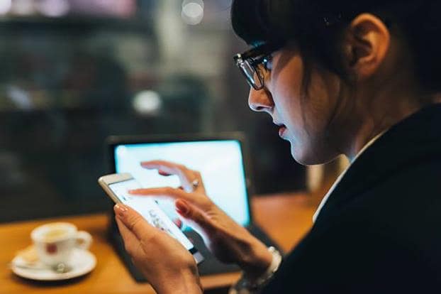 Shop Smarter: Smartphones Reign as the Ultimate Online Buying Tool