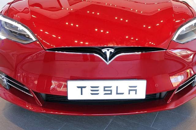 Tesla Deploys New Battery Software to Prevent Fires