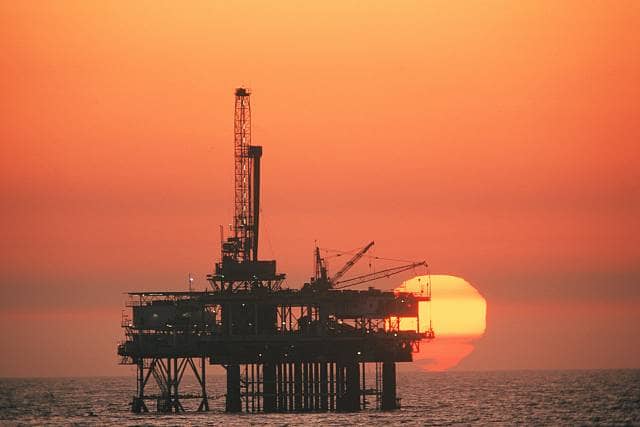 Oil Prices Spike as US‑Iran Tensions Heighten