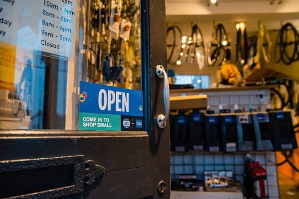 Holiday Hustle: Businesses Fear Supply Chain Havoc & Inflation More Than Energy Costs