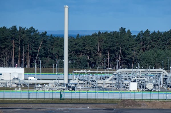 Germany Cuts Off Nord Stream 2 as Global Leaders Weigh Heavy Sanctions on Moscow