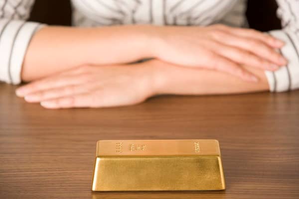 Gold Climbs Early, Poised for Surge Ahead of Key Data Week