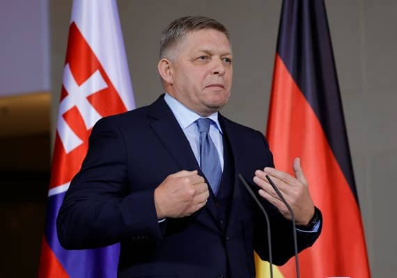 Pro‑Putin Fico Aligns With Trump, Asserting Ukraine Could Have Ended the War Soon After It Began