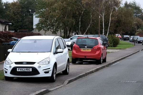 Widespread backing for UK-wide pavement parking ban  – London Business News | Londonlovesbusiness.com