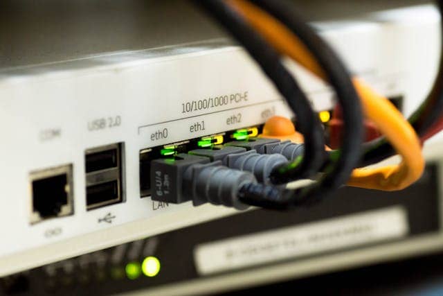 London's 2025 internet deadspots revealed - London Business News | Londonlovesbusiness.com