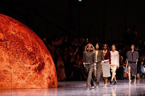 Fashion weeks on the path of change