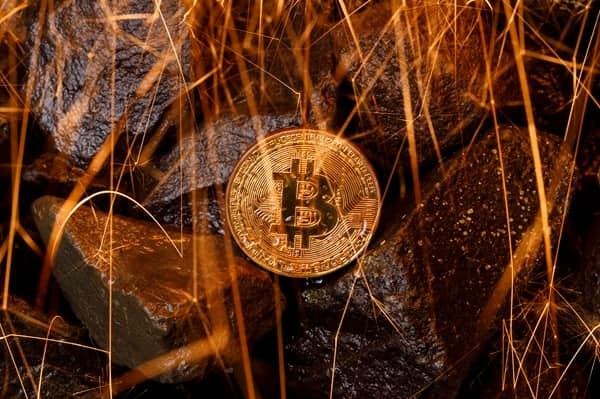 Bitcoin stabilises near $113,000 as dovish Powell remarks lift sentiment