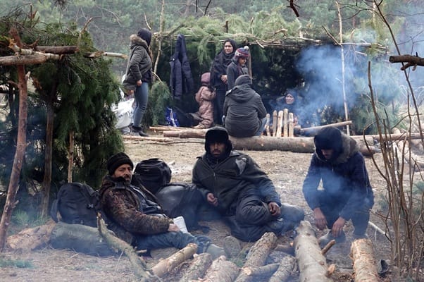 Spy chief warns Belarus giving migrants combat training then send them to the EU - London Business News | Londonlovesbusiness.com