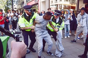 Mass shoplifting event on Oxford Street promoted on social media