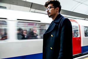 Worker waiting for Tube Bonfanti Diego Avalon