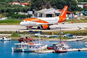 easyJet plane in Greece Markus Mainka ImageBROKER Avalon