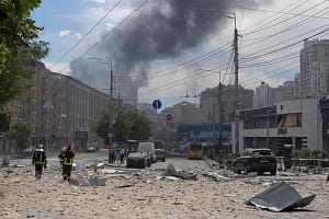 Smoke rising after Russian missile attack on Kyiv this morning in Lukianivska District. Kyiv City *** Smoke rising after