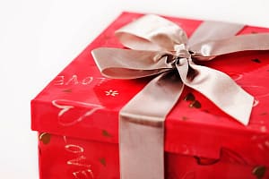 11 thoughtful photo gift ideas to treasure your memories Gift Box