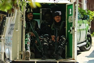 Gun-battle continue on fourth day in Anantnag, Kashmir