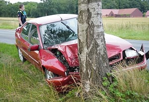 Car hits pedelec rider – life-threatening injuries