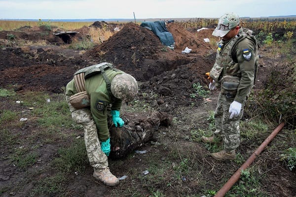 Russian’s commit ‘another war crime’ as a Ukrainian POW ‘executed with a sword’ – London Business News | London Wallet