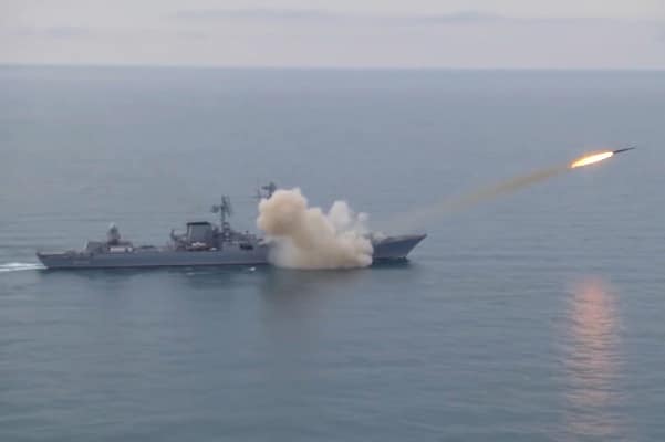Russian warships ‘opens fire’ on Norwegian fishing boat in the Arctic – London Business News | Londonlovesbusiness.com