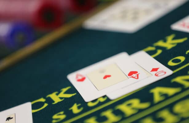 As the popularity of online casinos grows among Londoners, land-based sites face uncertainty, new report says – London Business News | Londonlovesbusiness.com