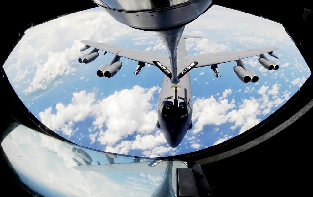 Russian fighter jet scrambles to intercept two US strategic B-52 nuclear bombers ‘flying in the direction of Russia’ - London Business News