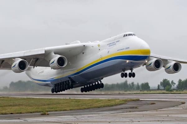 The world’s largest plane is destroyed in a Russian attack at an ...