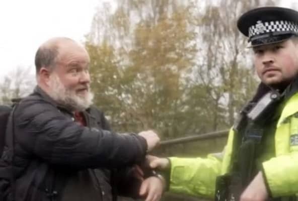 Filmmaker ‘held for 13 hours’ for legally reporting Just Stop Oil protest and police search his home which is now a ‘trend’ – London Business News | Londonlovesbusiness.com