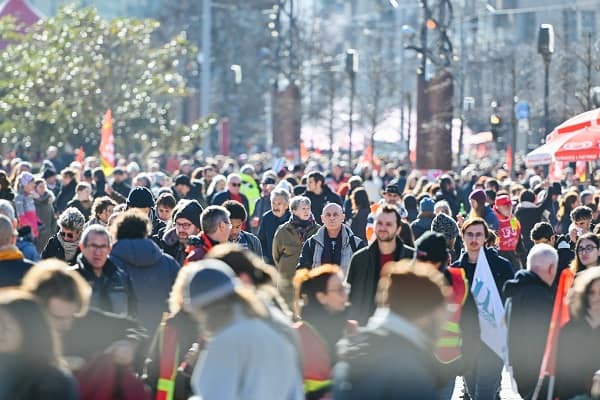 Around 500,000 workers walk out in the largest strike in more than a decade over pay and conditions – London Business News | London Wallet