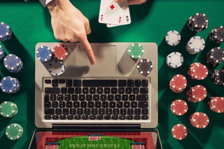 [Image: Playing-casino-online.jpg]