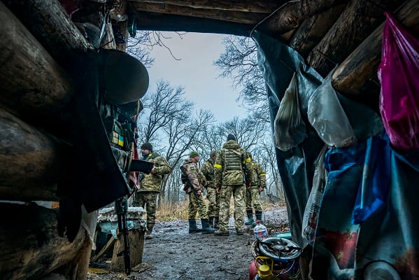 Putin orders citizens to pay their debts or fight on the frontline Putin orders citizens to pay their debts or fight on the frontline