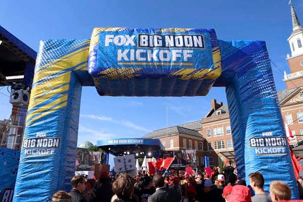 Promotional inflatables that steal the show: Elevating your brand presence with captivating displays